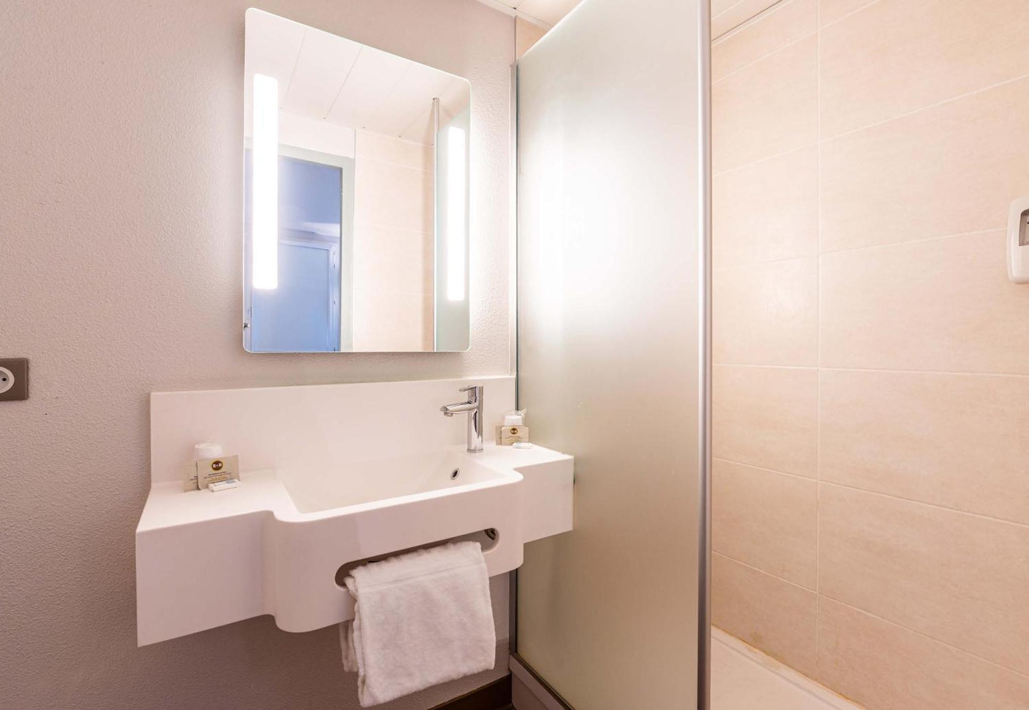 B&B Hotel Saint Jean De Maurienne Sainte-Marie-de-Cuines ภายนอก รูปภาพ