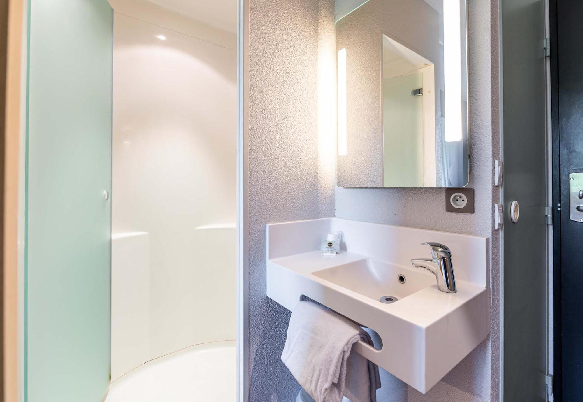 B&B Hotel Saint Jean De Maurienne Sainte-Marie-de-Cuines ภายนอก รูปภาพ