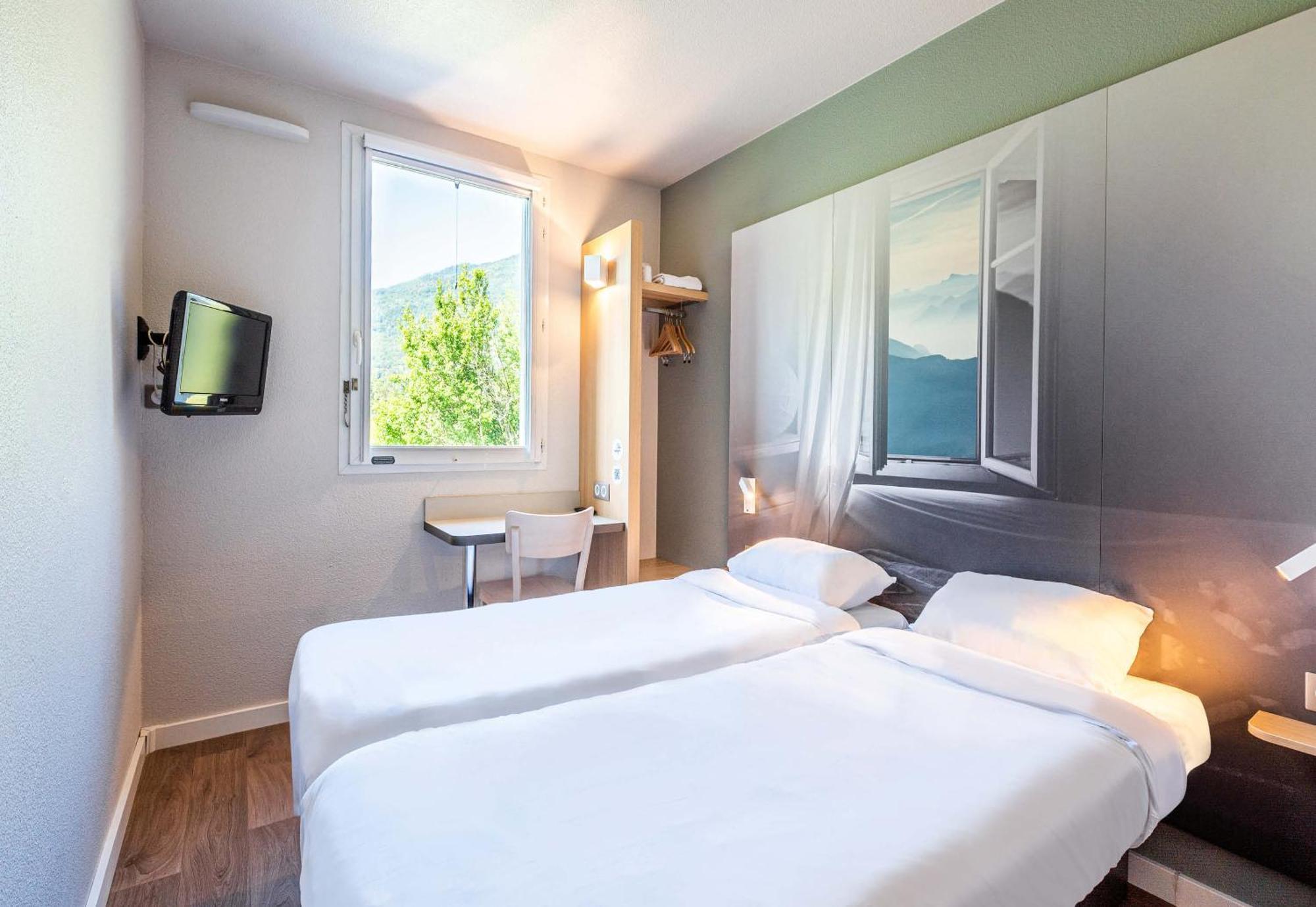 B&B Hotel Saint Jean De Maurienne Sainte-Marie-de-Cuines ภายนอก รูปภาพ
