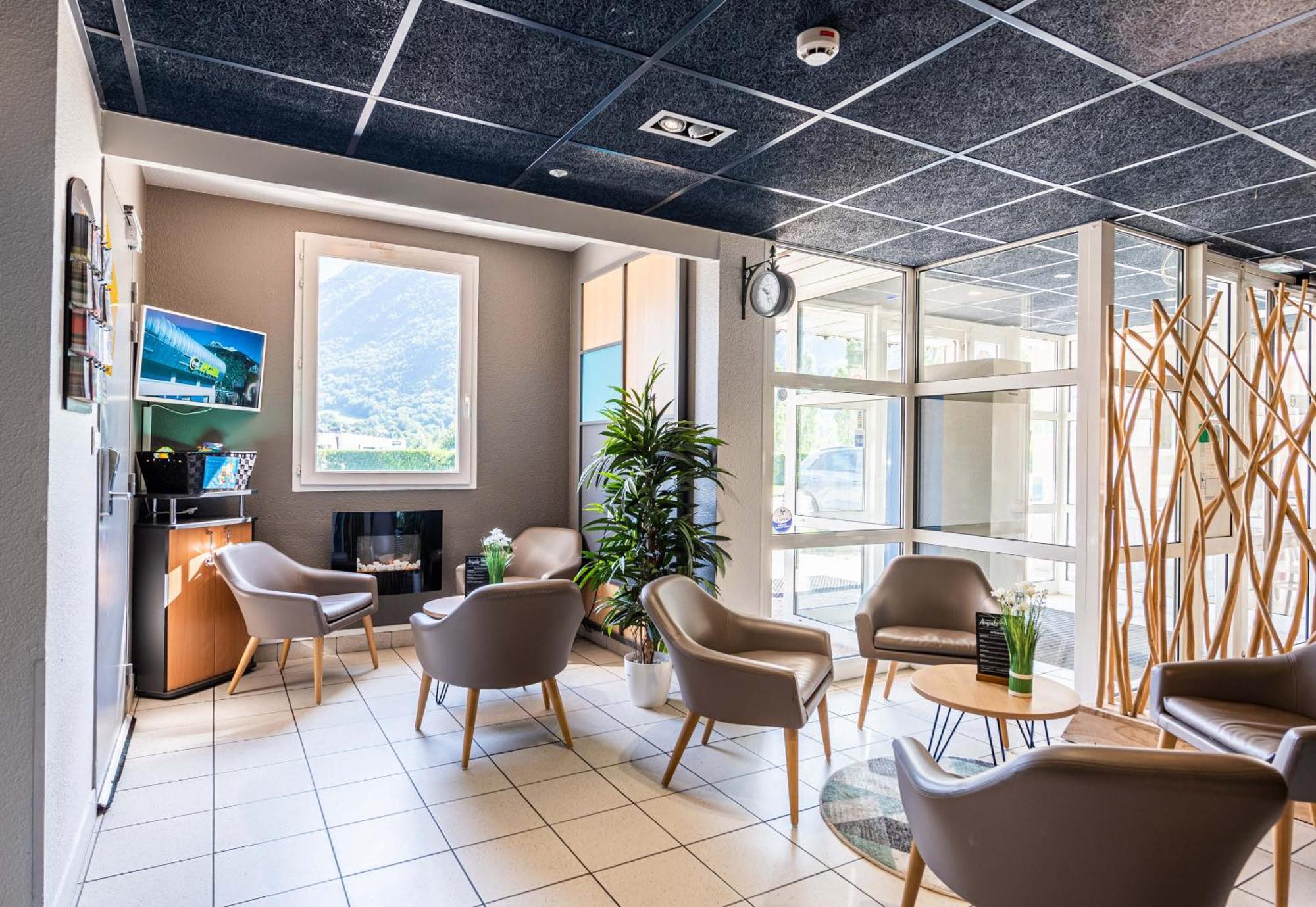 B&B Hotel Saint Jean De Maurienne Sainte-Marie-de-Cuines ภายนอก รูปภาพ